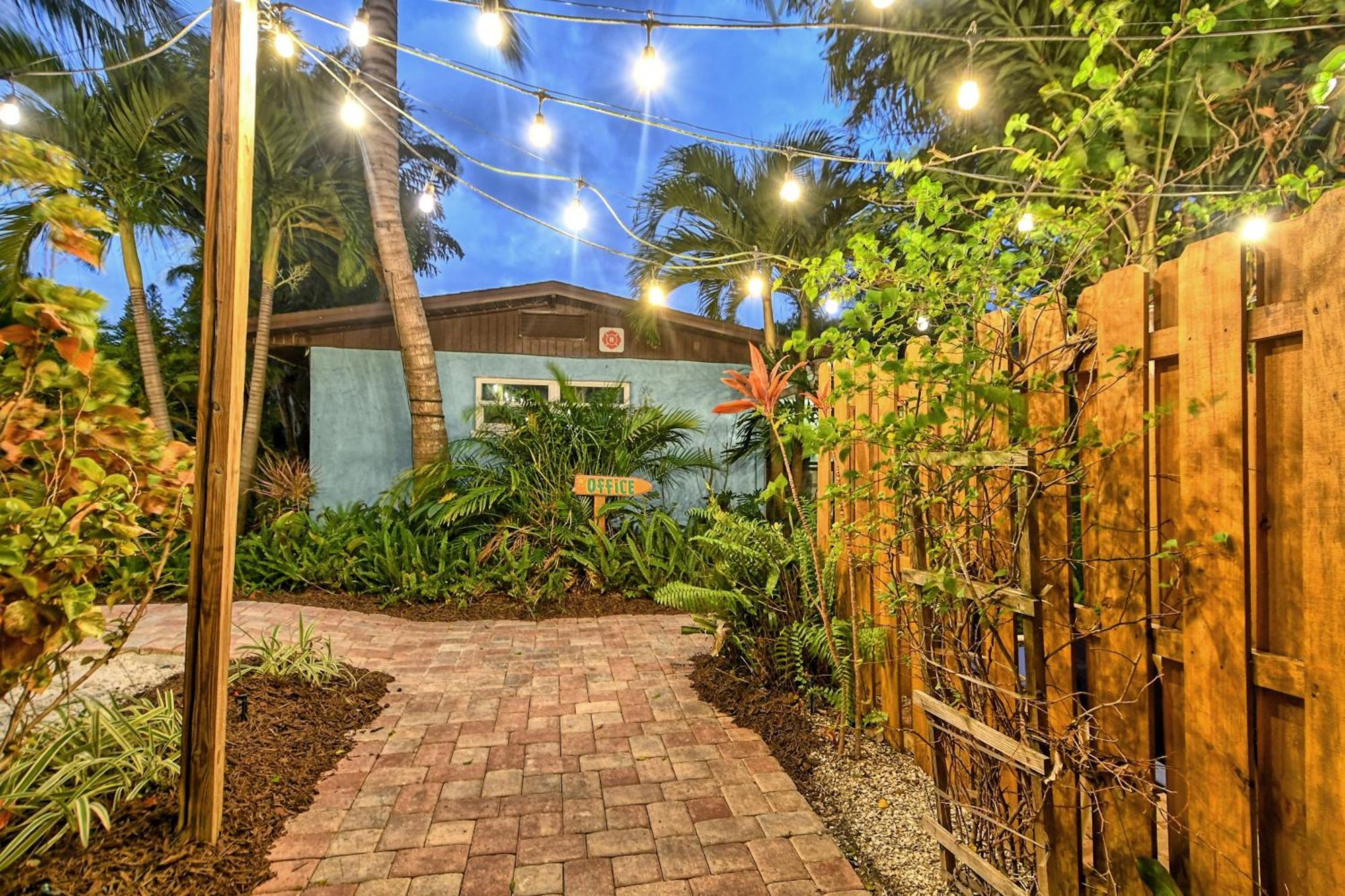 Siesta Key Palms Resort Point O'Rocks Экстерьер фото